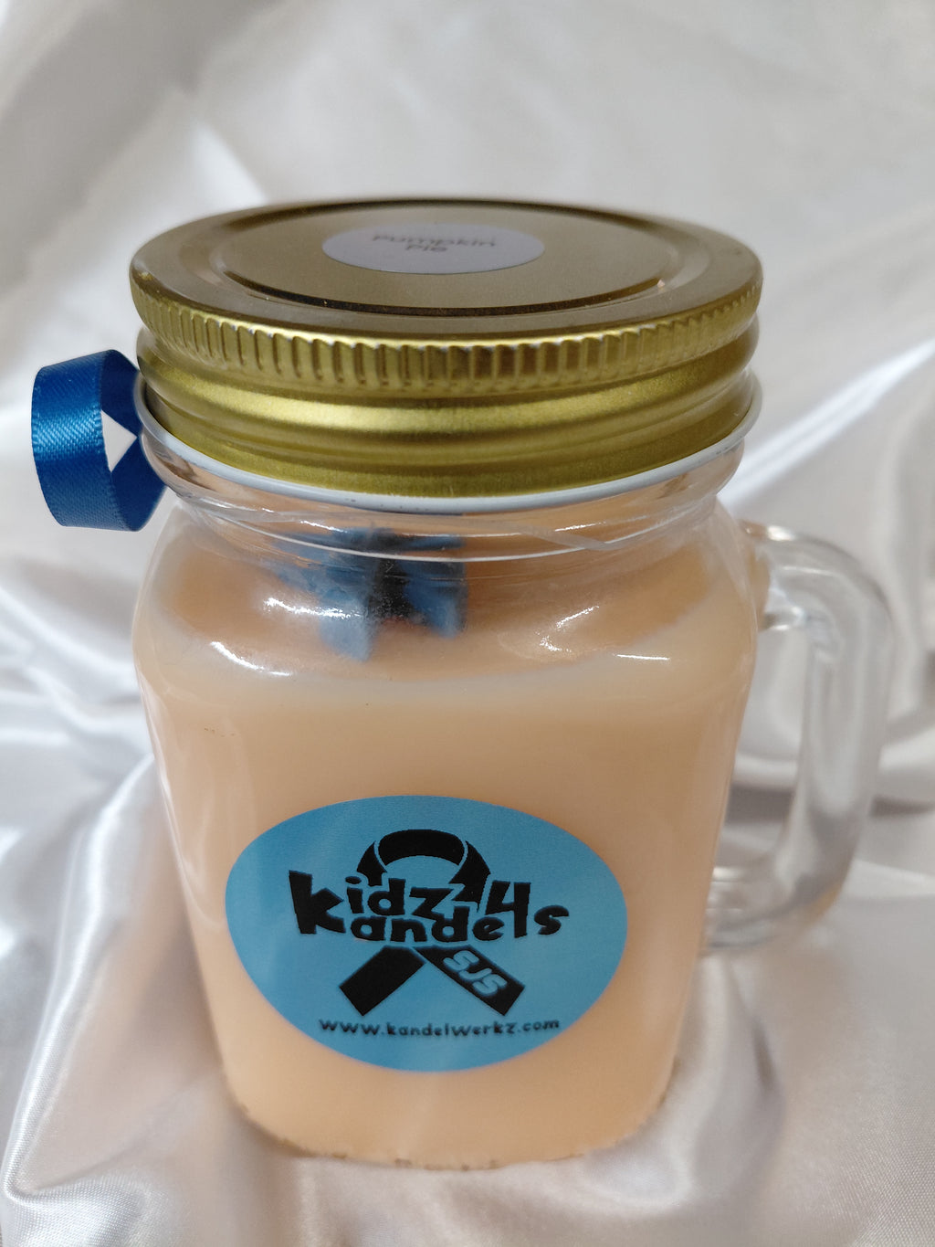 16oz Handmade scented kandel in a re-usable mug.